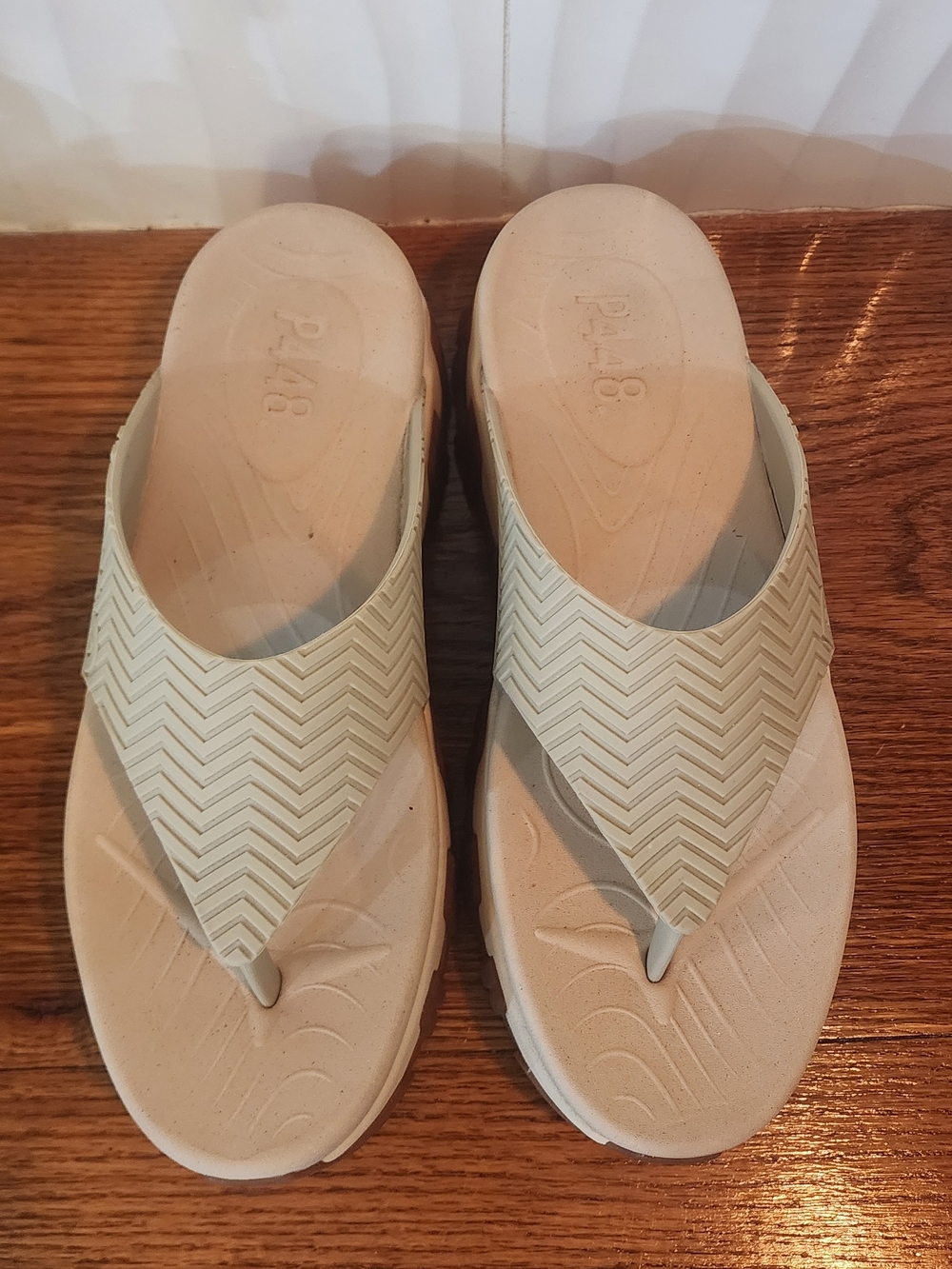 P448 x Vibram Bondi Platform Flip Flops - Picture 4 of 6